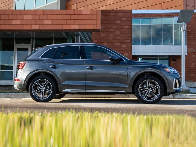 2025 Audi Q5 PHEV side profile showcasing sleek hybrid SUV styling