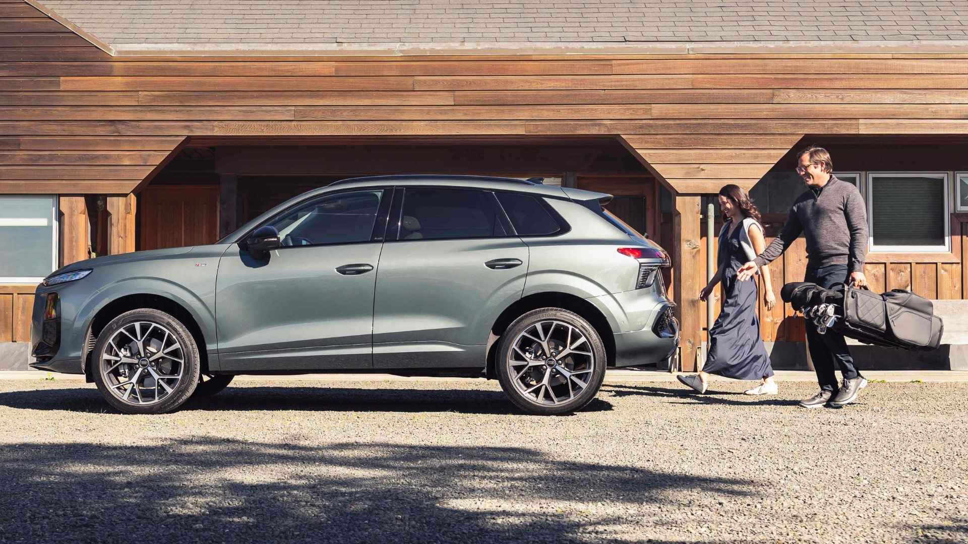 Refined Interior With Advanced Technology