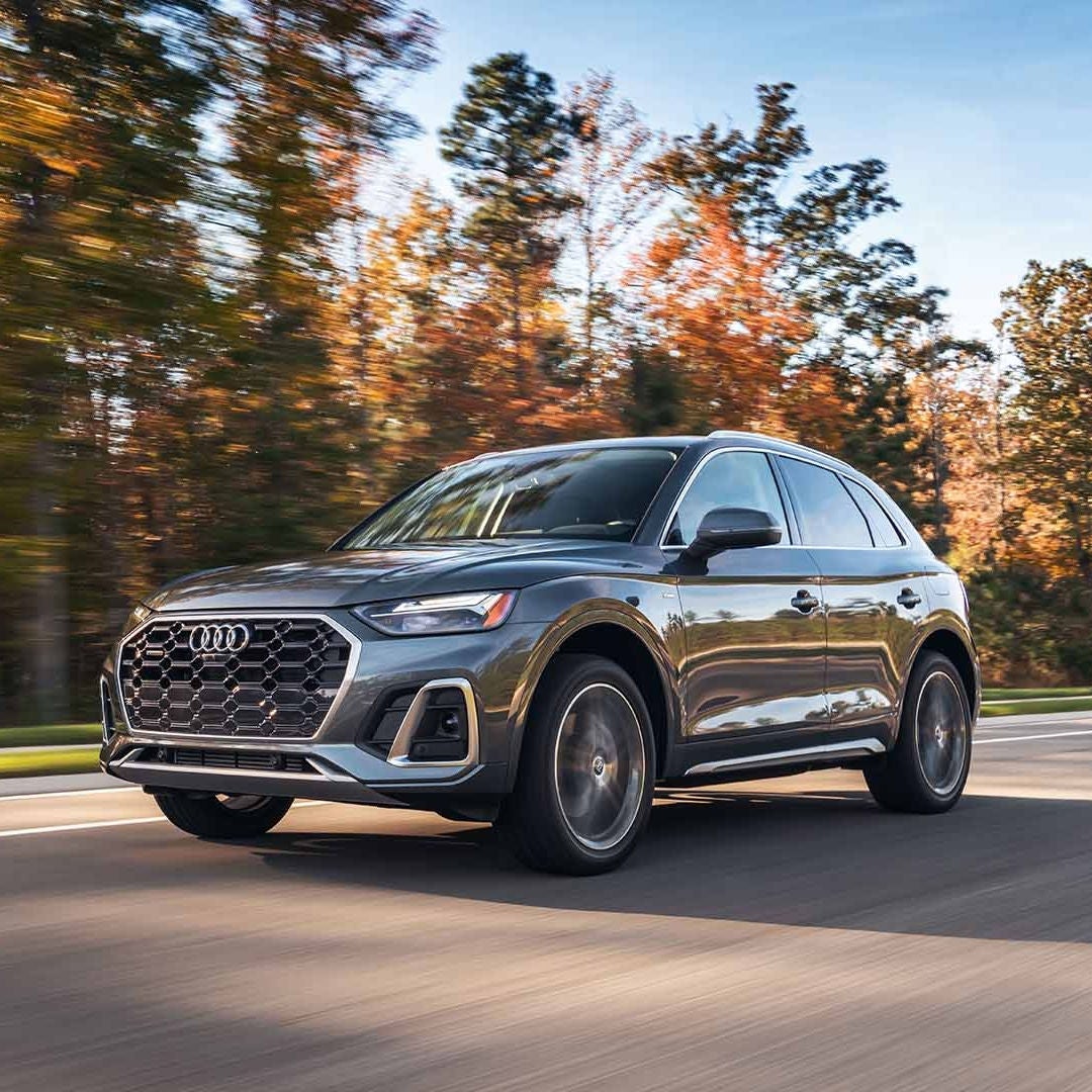 Side profile view of an Audi Q5 accelerating.