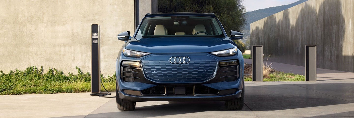 Front view of Audi Q6