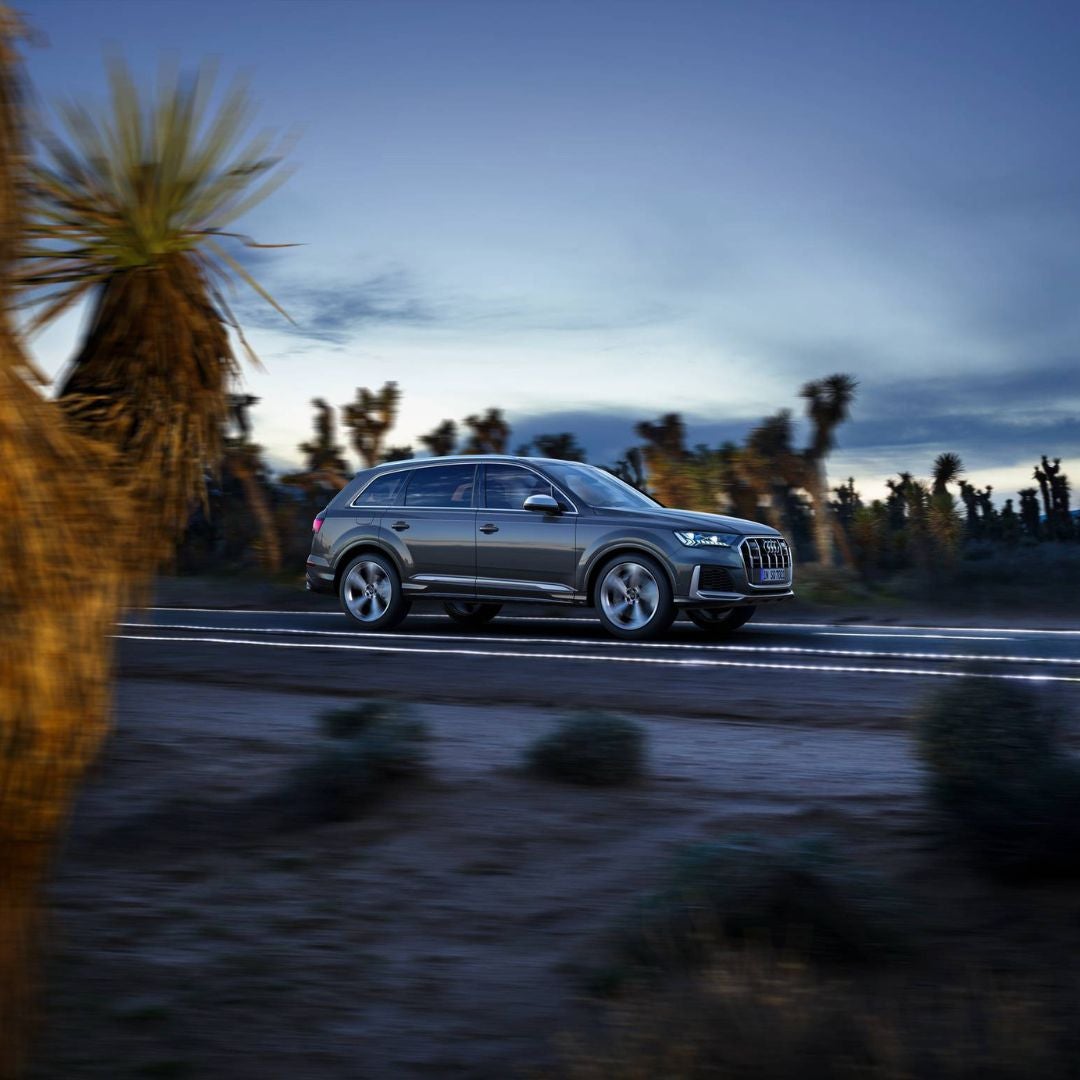 audi q7 on road