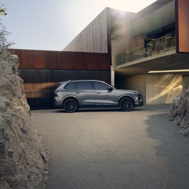 Side view of the Audi SQ7.