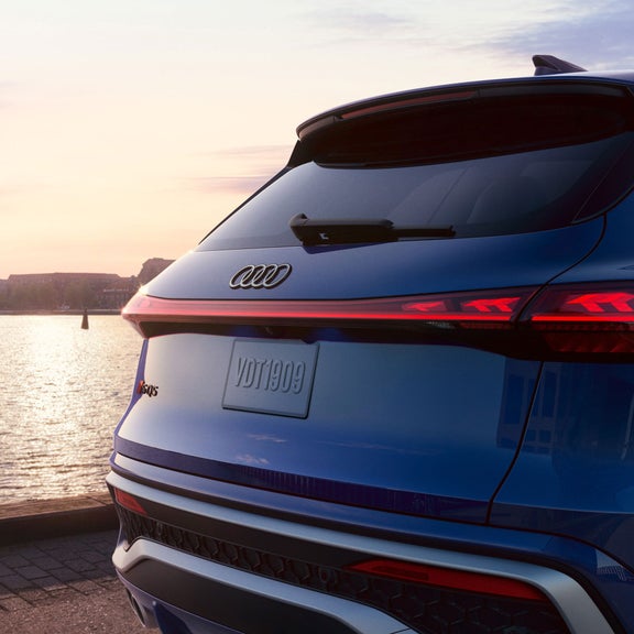 Three-quarter rear-view of the Audi Q5 Sportback.