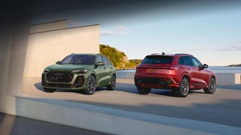 Side profile of two Audi Q5s