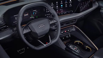 Intérieur de l’Audi Q5 2025 vu depuis le siège conducteur.