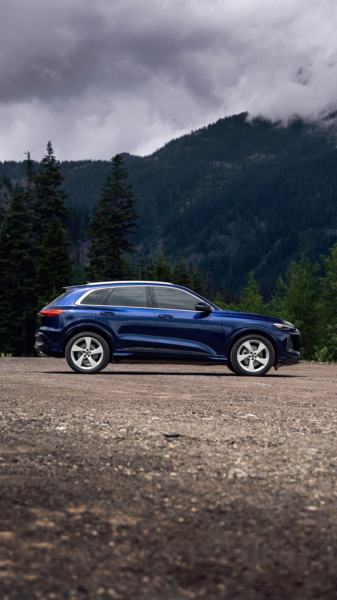 Side view of the new 2025 Audi SQ5