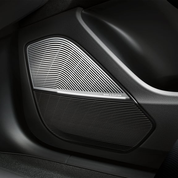 Close-up of the Bang & Olufsen speakers in the Audi SQ7.