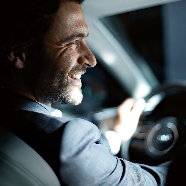 Client Audi dans son véhicule ayant fait l’objet d’un financement.