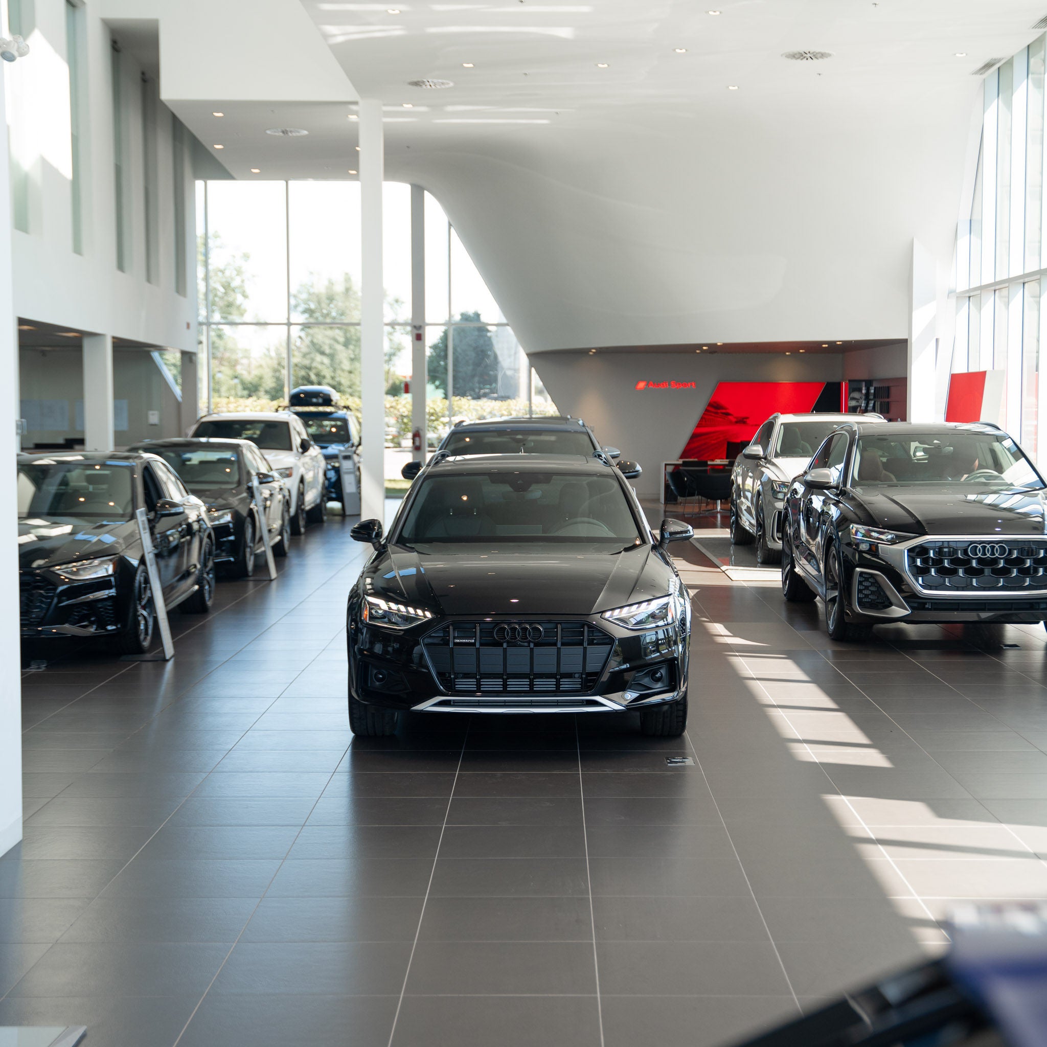 Audi vehicles in Audi St-Laurent showroom