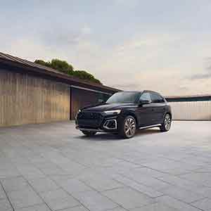 Side view of an Audi SQ5 parked.