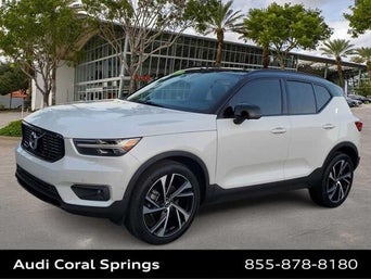 2021 Volvo XC40 R-Design 