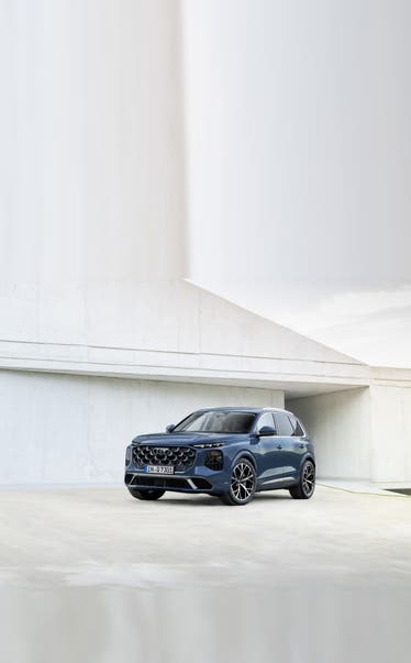 Redesigned 2027 Audi Q7, front three-quarter