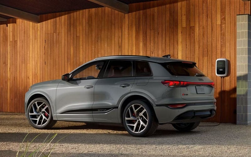 Lamont, CA - 2025 Audi Q6 e-tron's Exterior