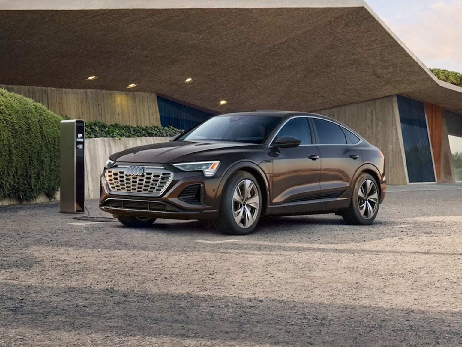 2024 Q8 e-tron Sportback trim level