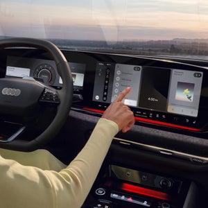 View of the wraparound virtual cockpit in the Audi A5.