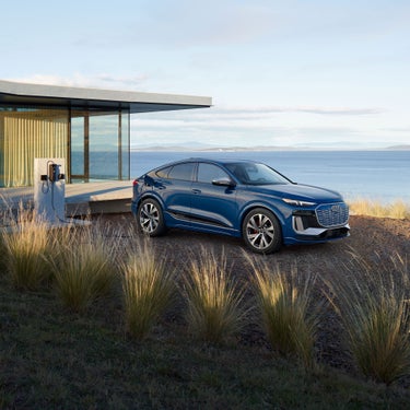 Profil latéral de l'Audi SQ6 Sportback e-tron aux trois quarts