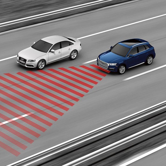 Démonstration du système régulateur de vitesse adaptatif avec fonction Stop-&-go de l'Audi Q4 e-tron.