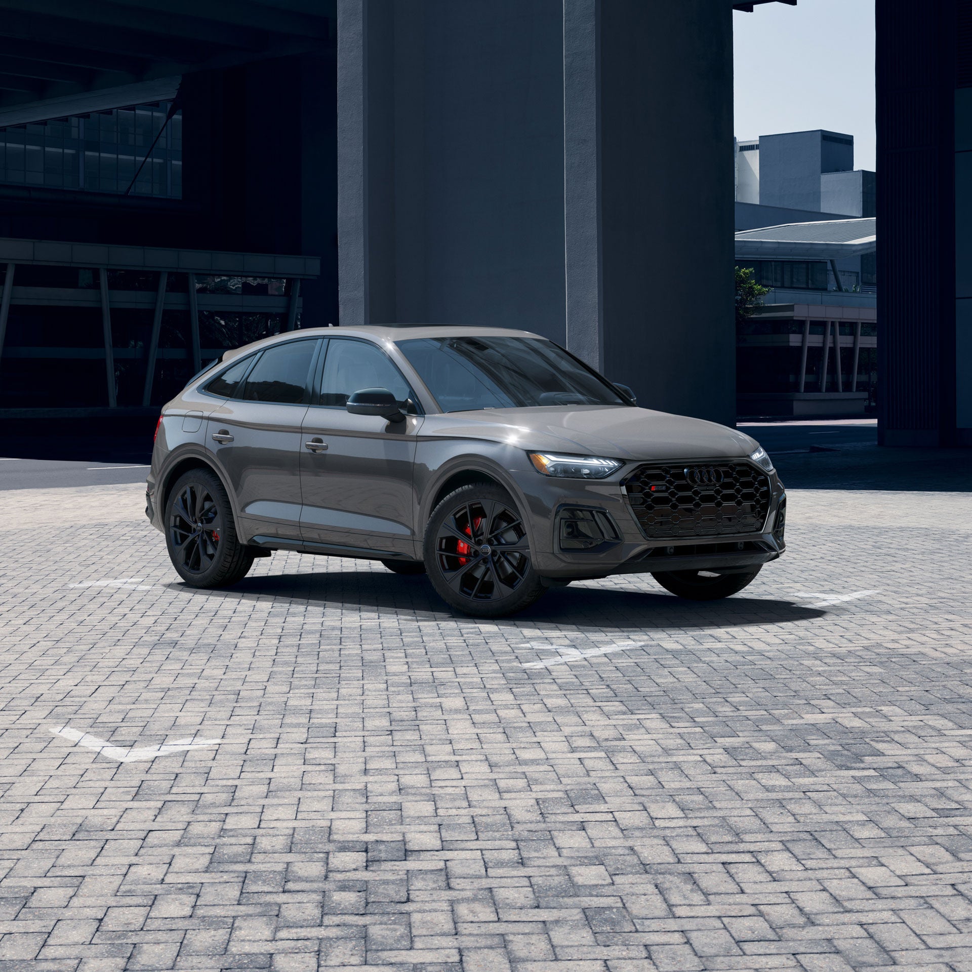 Side profile of the Audi SQ5 Sportback.