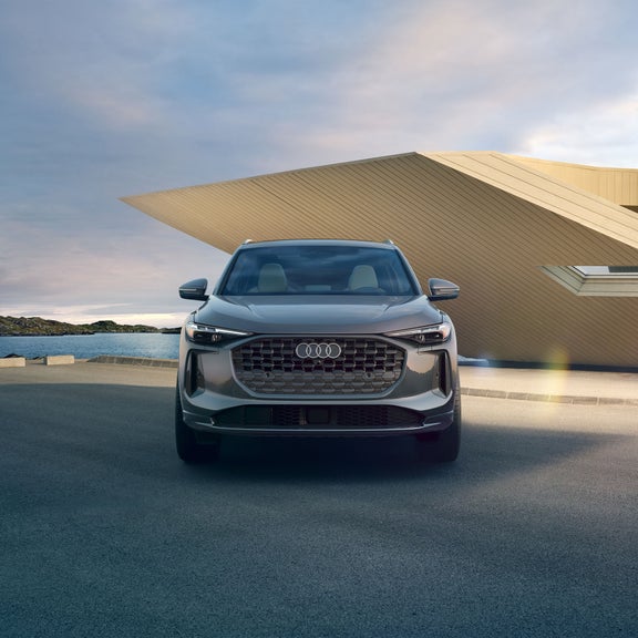 Front view of the Audi Q5 parked. 