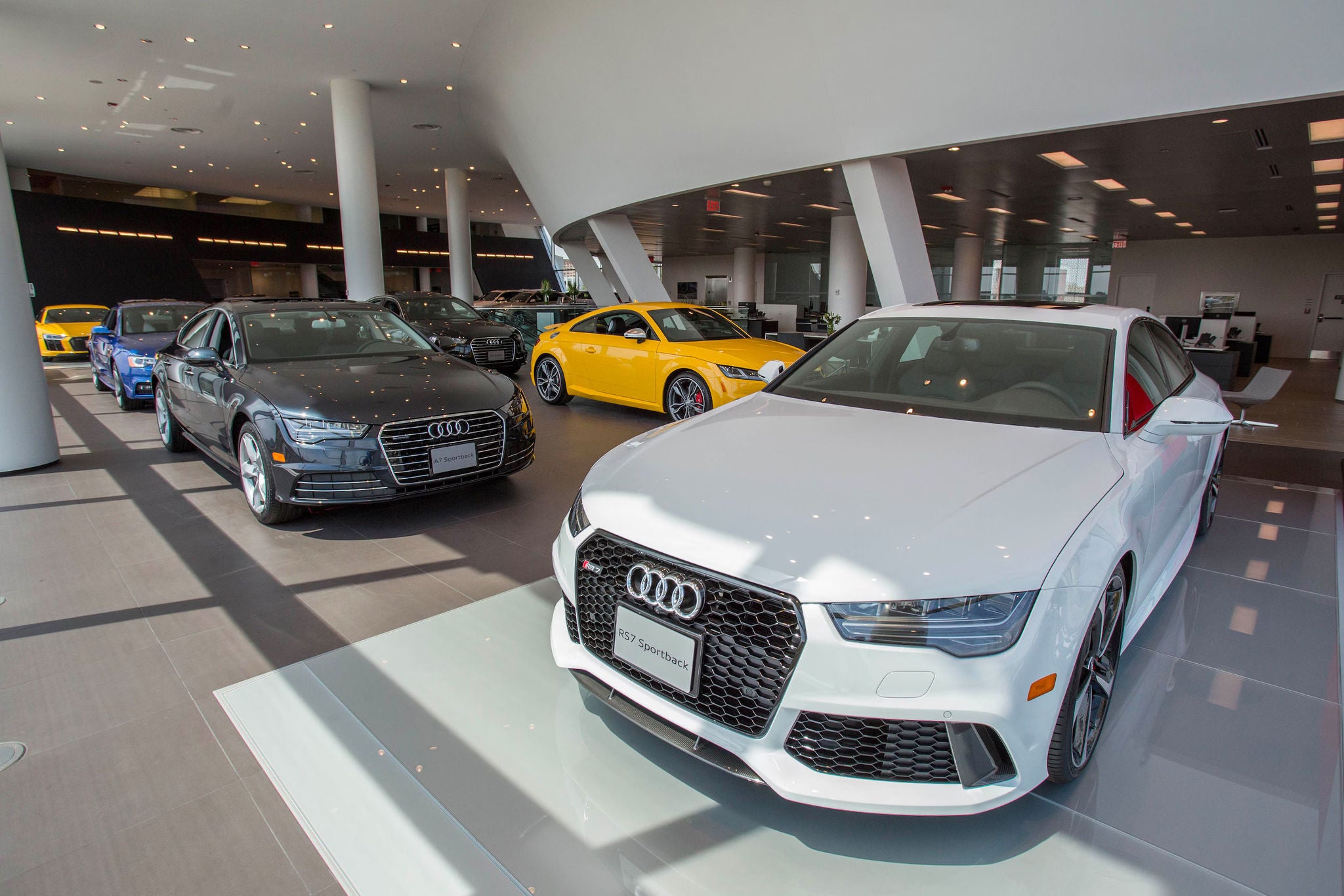 Audi Midtown Audi Certified :plus showroom