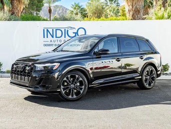 2026 Audi Q7 55 front parked