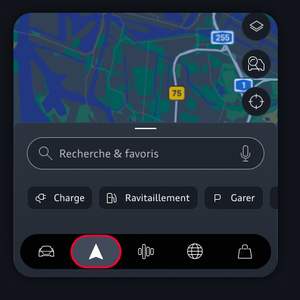 Écran de navigation affiché. Une carte s’affiche en haut, et l’onglet Navigation est mis en évidence vers la gauche du centre inférieur. 