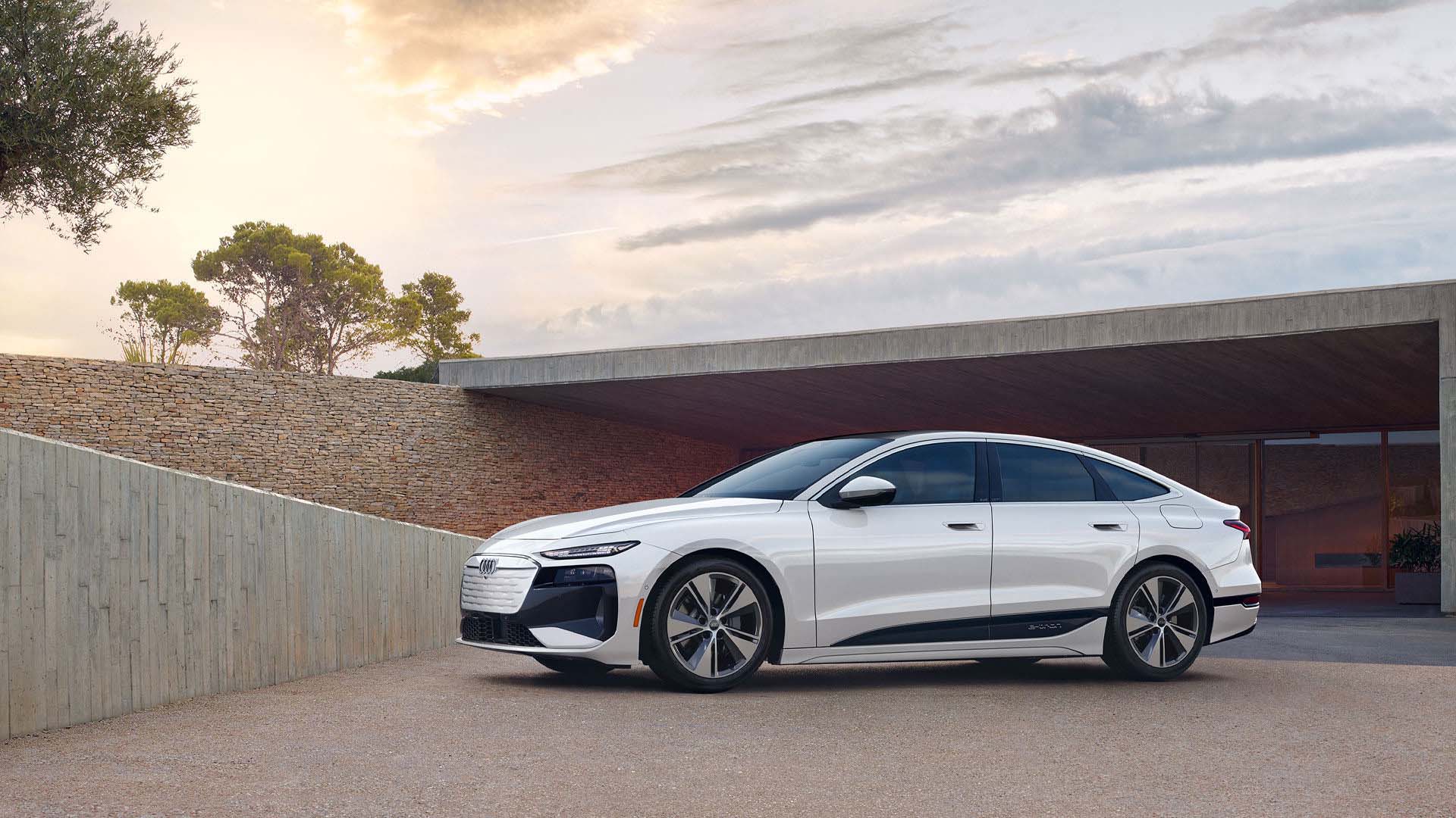 Side profile of Audi A6 Sportback e-tron