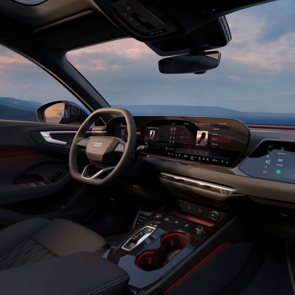 View of the wraparound virtual cockpit in the Audi A5.