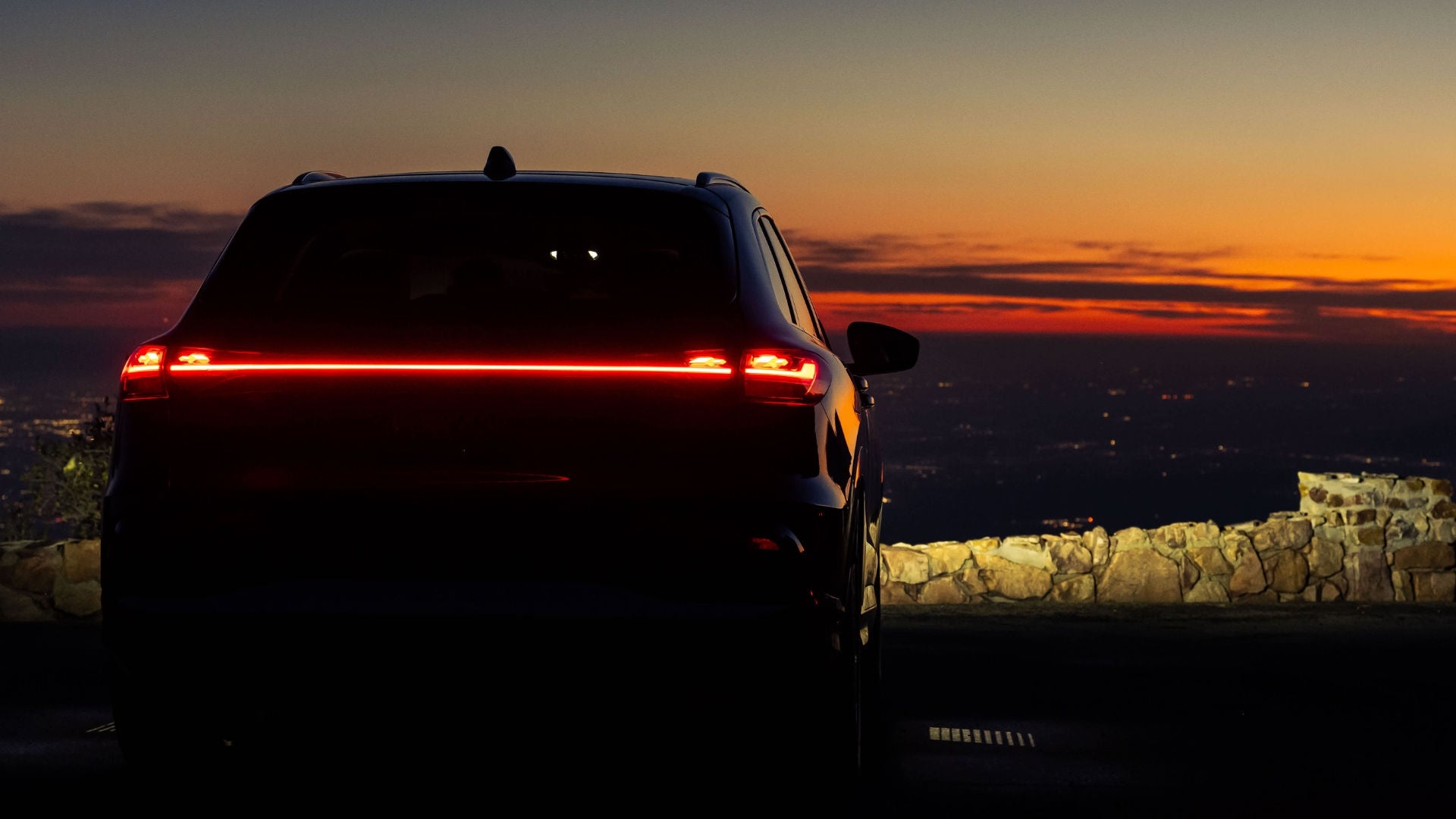 Which Luxury SUV Is The Better Buy Right Now?