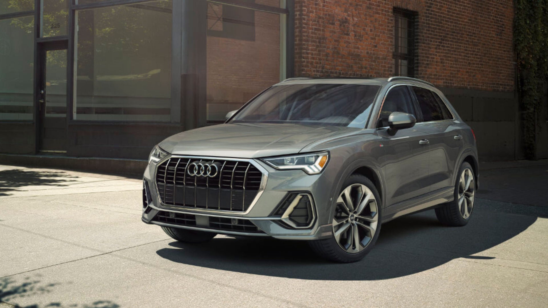2025 Audi Q3 Exterior Exiting Downtown Alleyway