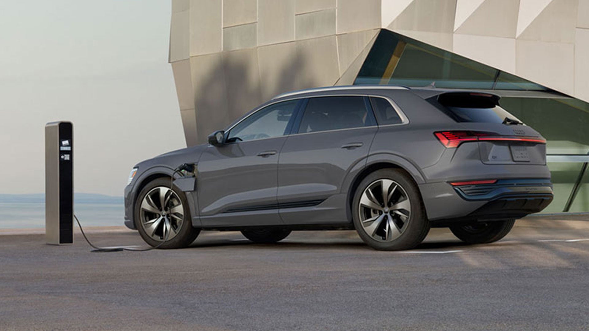 Audi Q8 e-tron Charging