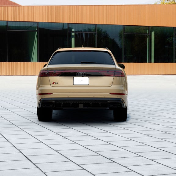 Rear profile of the Audi Q8. 