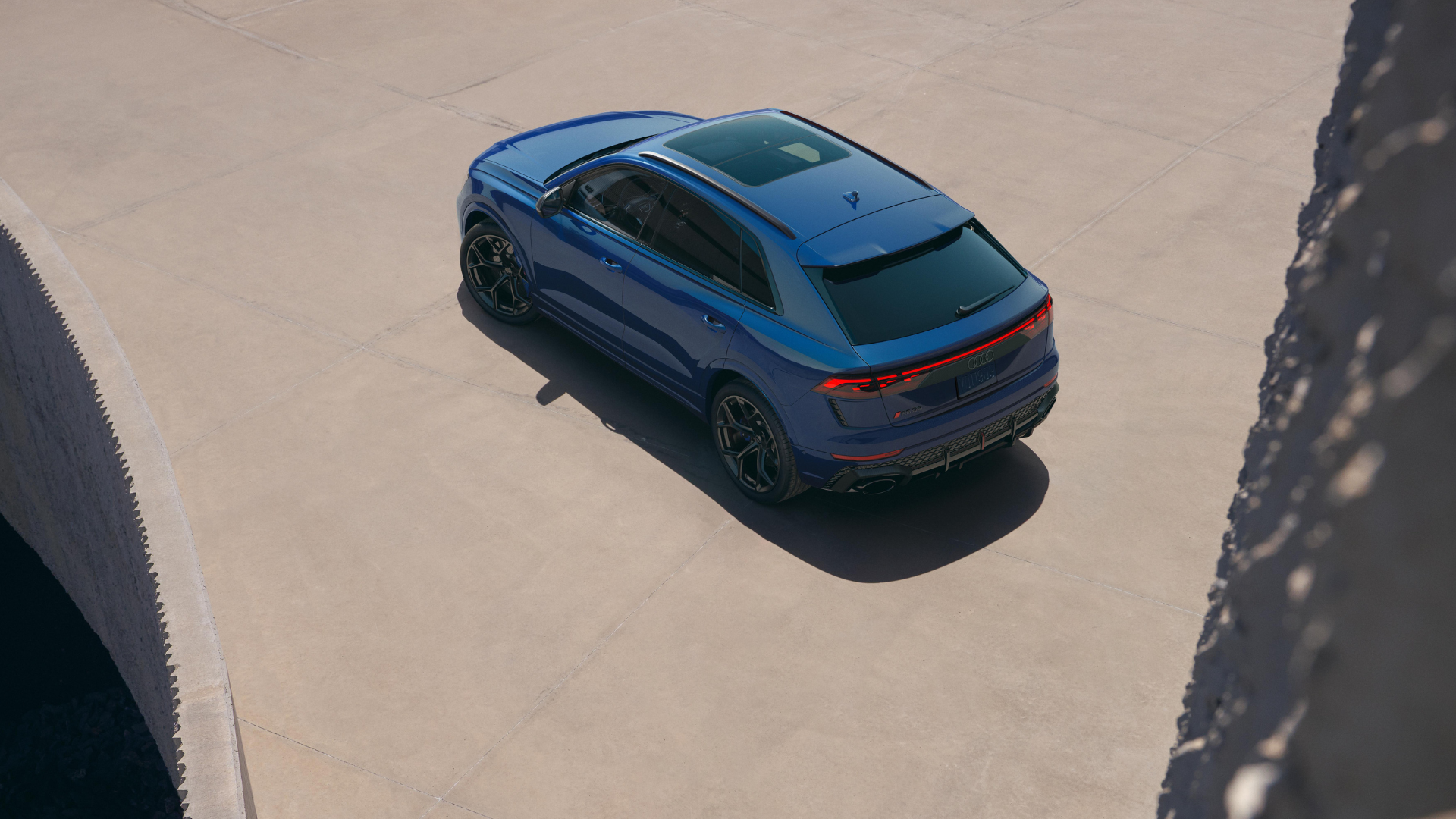 Overhead view of a 2025 Audi Q8