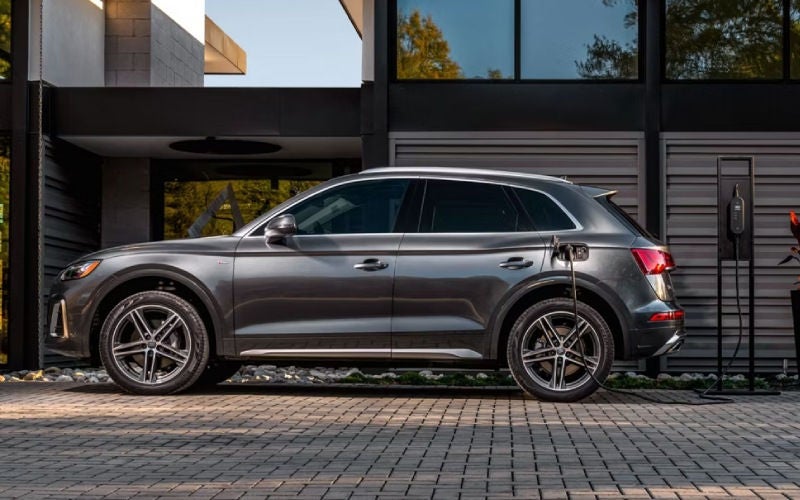 Bakersfield, CA - 2025 Audi Q5 Plug-in Hybrid's Exterior