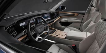 Q7  interior
