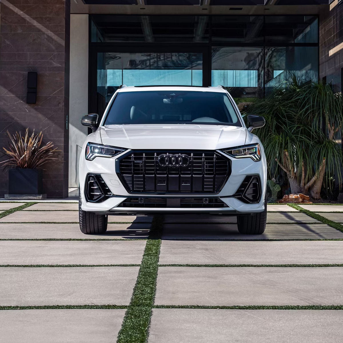 Front view of the 2025 Audi Q3