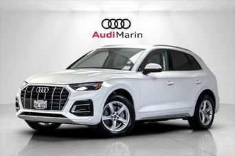 Pre-Owned 2023 Audi Q5 front facing