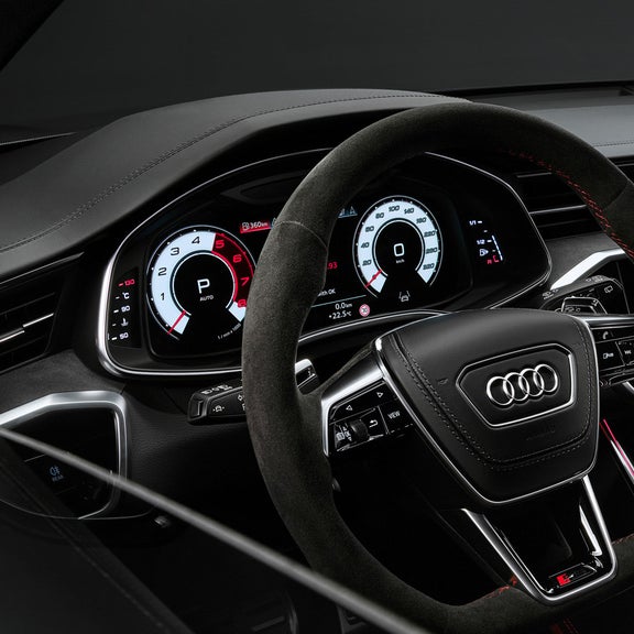 View of the Audi virtual cockpit in the Audi RS 6 Avant performance.