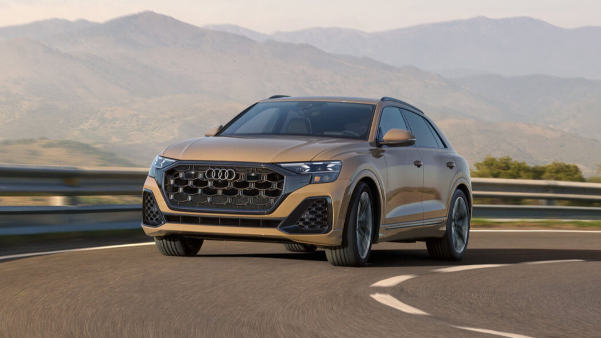 2025 Audi Q8 Exterior Highway Curve