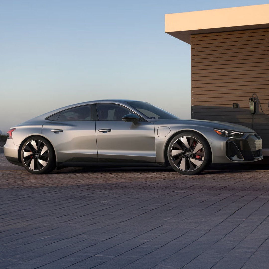 Side view of teh 2026 Audi S e-tron® GT