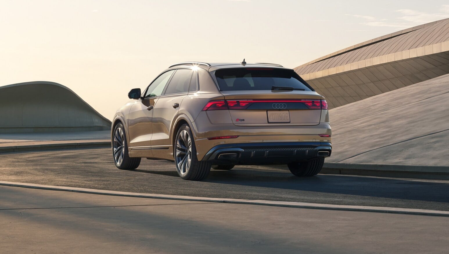 Rear view of New 2025 Audi Q8 SUV