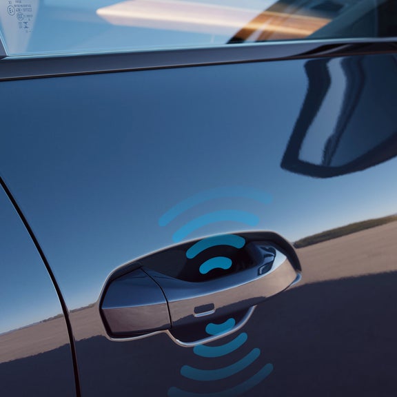 Démonstration de la clé numérique offerte dans l’Audi Q6 e-tron.