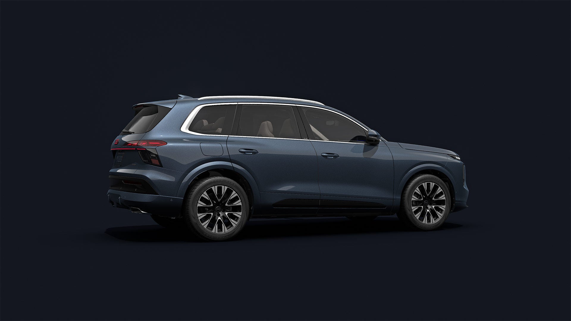 Three-quarter side view of the Audi Q7.