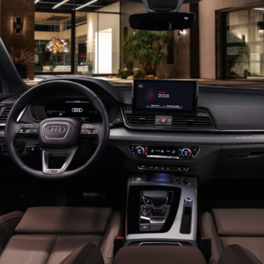 2025 Audi Q5 Interior Front Seat View