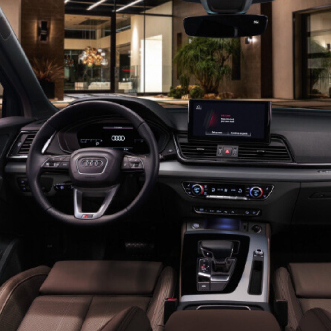 2025 Audi Q5 Interior Front Seat View