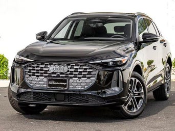 2026 Audi Q5 quattro Premium front facing