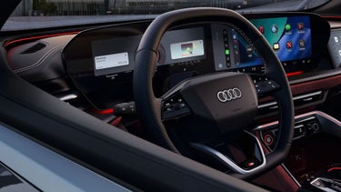 Close-up on the Audi MMI and virtual cockpit on the Audi SQ5.