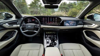 Intérieur d’un modèle Audi A5 2025 vu depuis le siège avant.