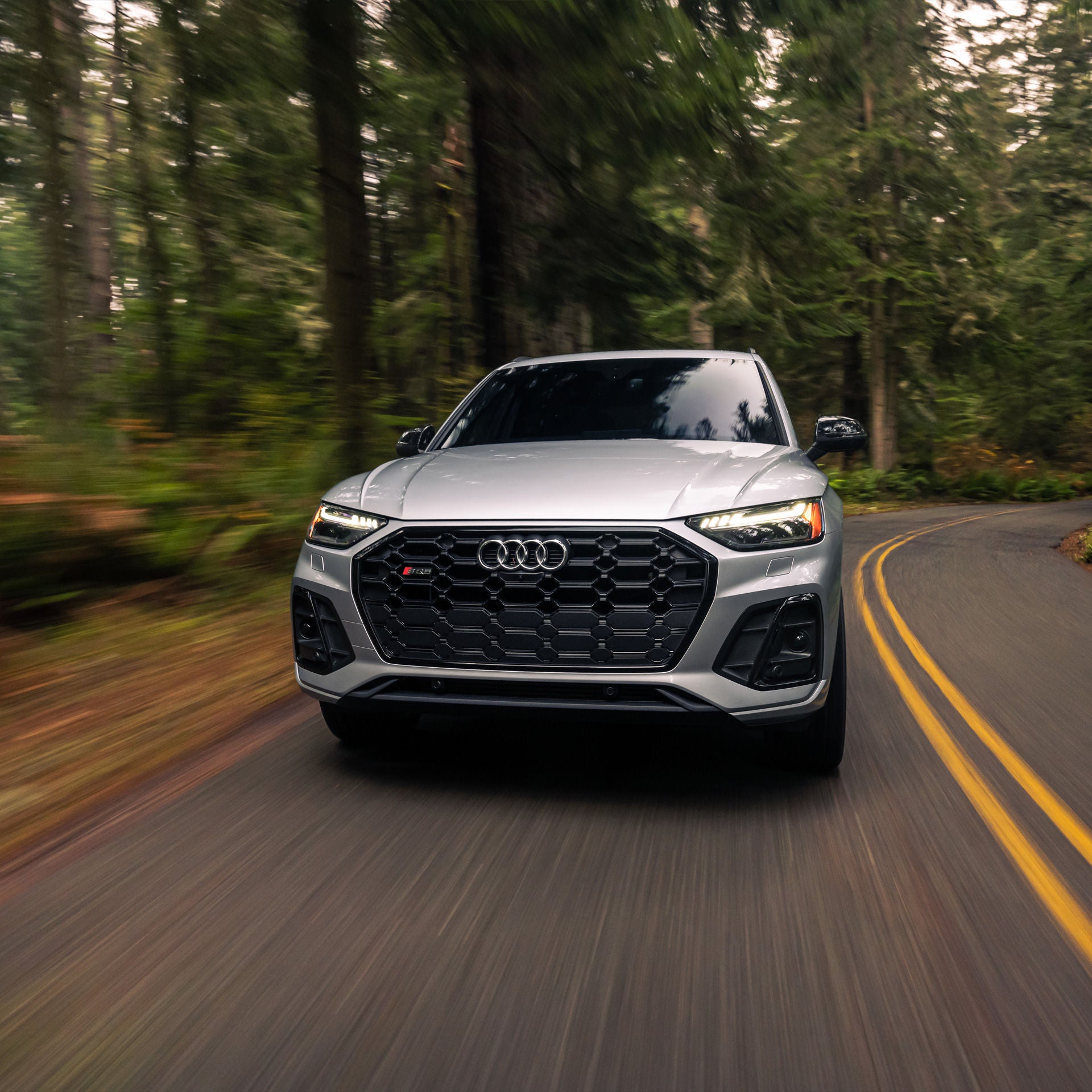 image of sq5 driving 