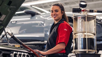 Front portrait of an Audi Service Technician
